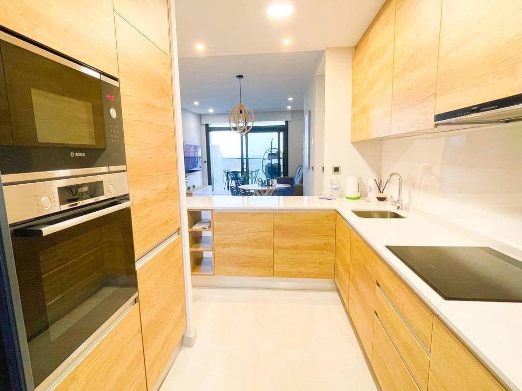 2 soveværelse Lejlighed til salg i Benidorm - € 595.000 (Ref: 9591346)