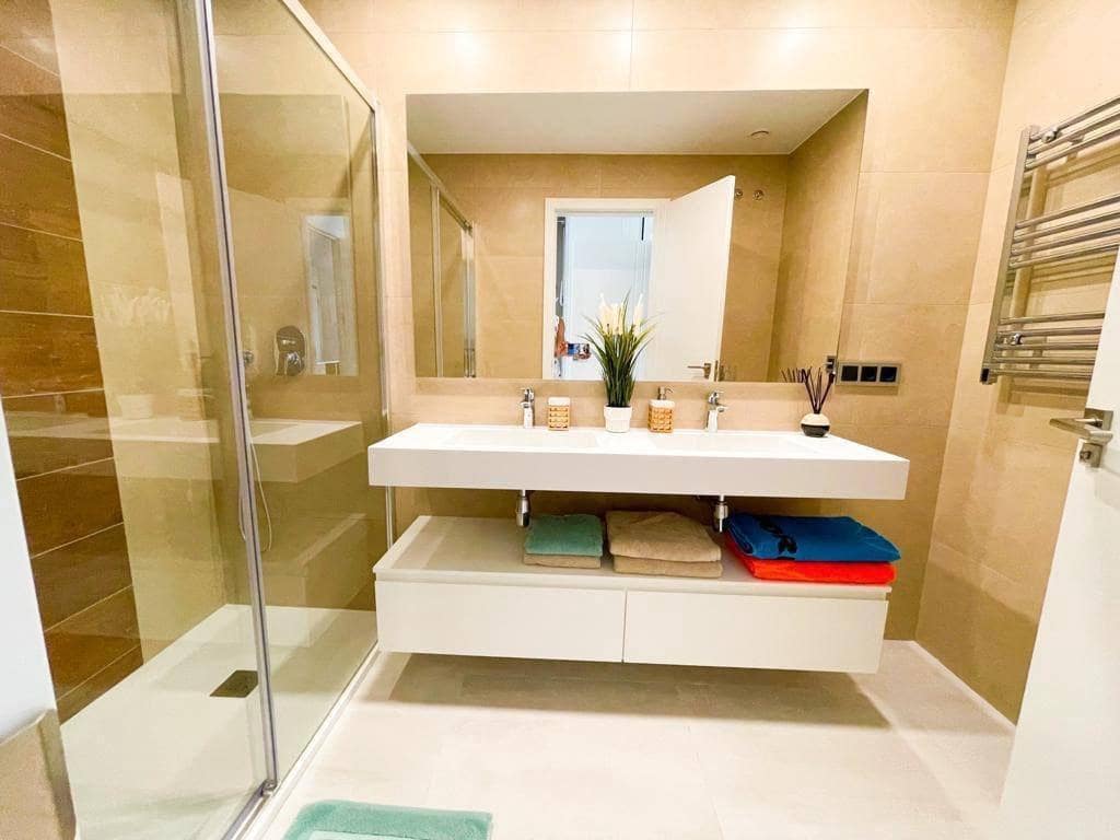 2 soveværelse Lejlighed til salg i Benidorm - € 595.000 (Ref: 9591346)