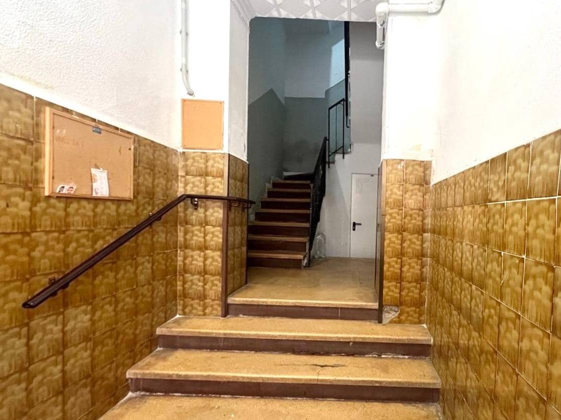 2 bedroom Flat for sale in Alicante / Alacant city - € 250,000 (Ref: 9608110)