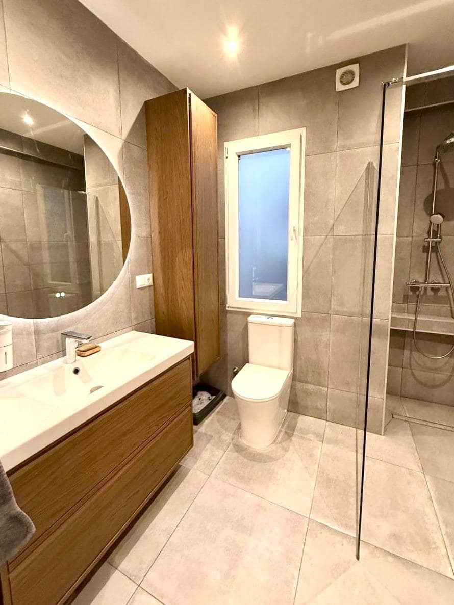 2 bedroom Flat for sale in Alicante / Alacant city - € 250,000 (Ref: 9608110)