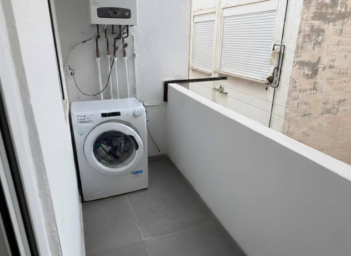 2 bedroom Flat for sale in Alicante / Alacant city - € 250,000 (Ref: 9608110)