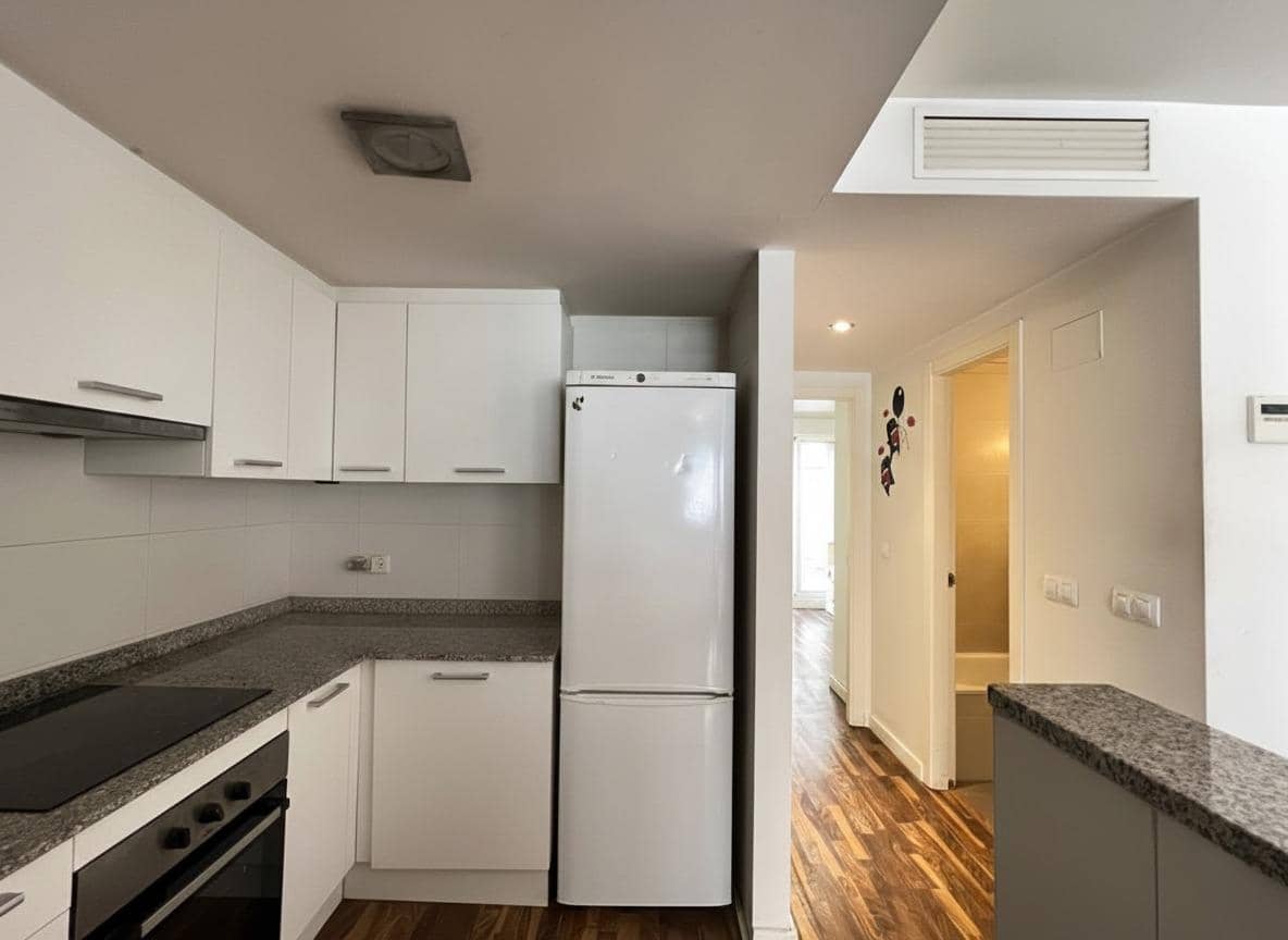 2 bedroom Flat for sale in Alicante / Alacant city - € 180,000 (Ref: 9619281)