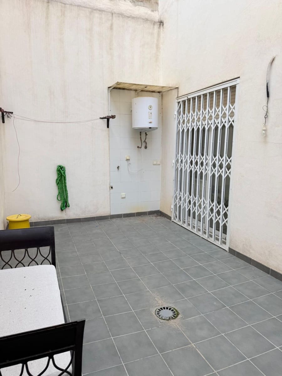 2 bedroom Flat for sale in Alicante / Alacant city - € 180,000 (Ref: 9619281)