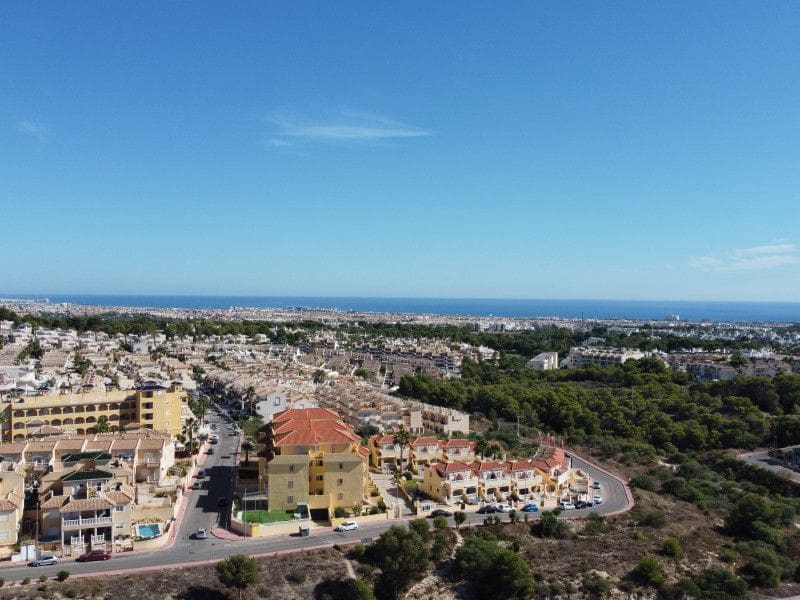 2 soveværelse Lejlighed til salg i Orihuela Costa med swimmingpool - € 255.000 (Ref: 9625713)