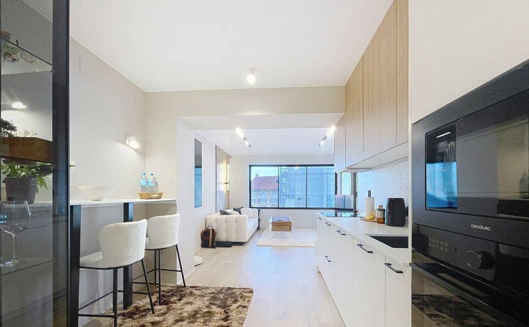 2 bedroom Beach Apartment for sale in Alicante / Alacant city - € 430,000 (Ref: 9711997)