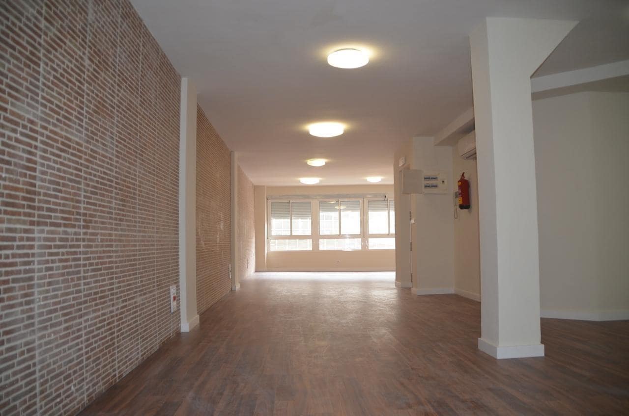 2 bedroom Office for sale in Alicante / Alacant city - € 235,000 (Ref: 9745290)