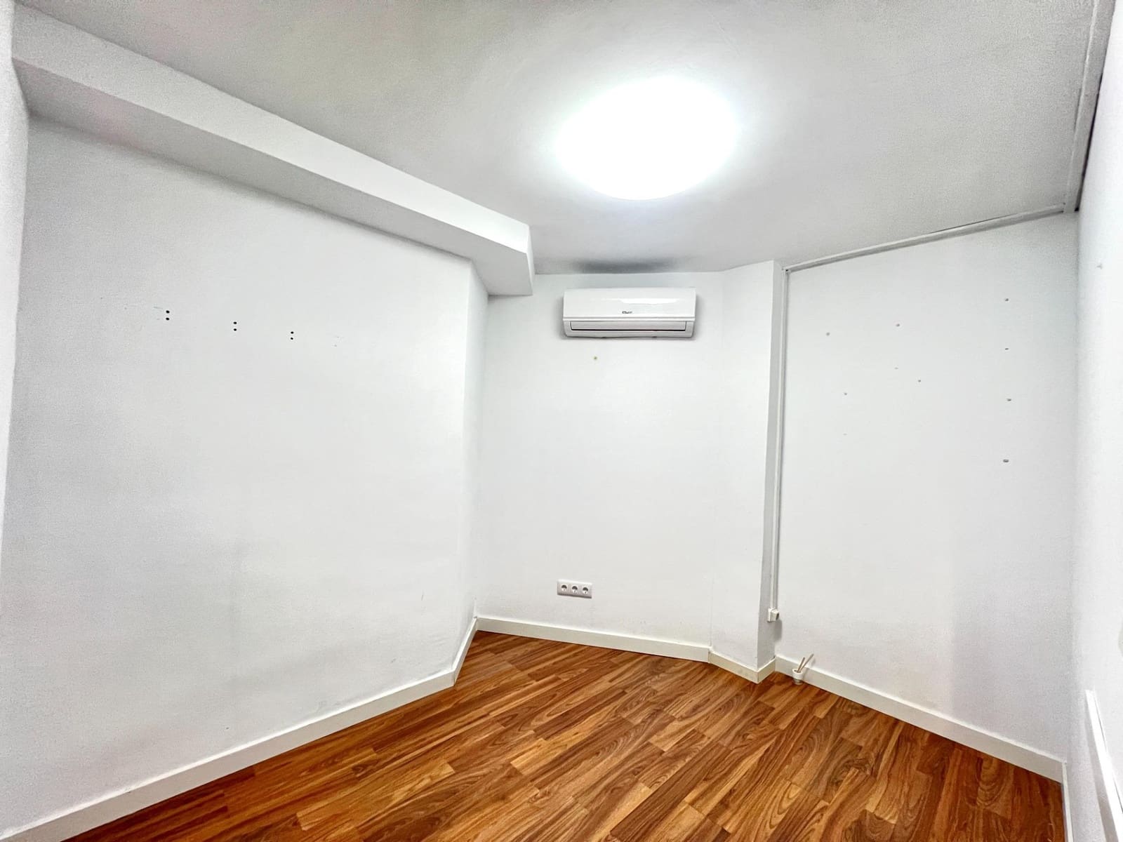 2 bedroom Office for sale in Alicante / Alacant city - € 235,000 (Ref: 9745290)