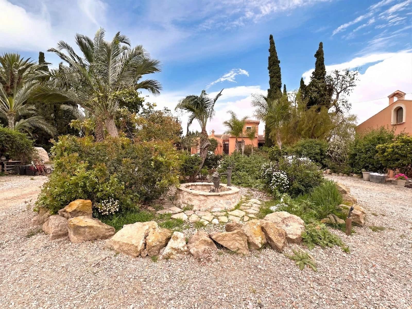 5 Zimmer Villa zu verkaufen in Catral mit Pool - 975.000 € (Ref: 9745292)