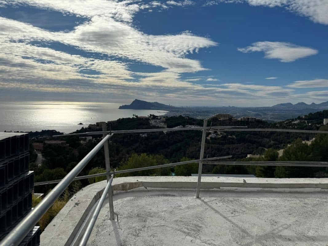 5 bedroom Villa for sale in Altea with pool - € 6,490,000 (Ref: 9752060)