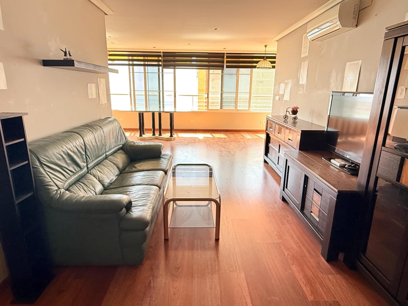 Piso de 1 habitación en Alicante / Alacant ciudad en venta con piscina - 365.000 € (Ref: 9833694)