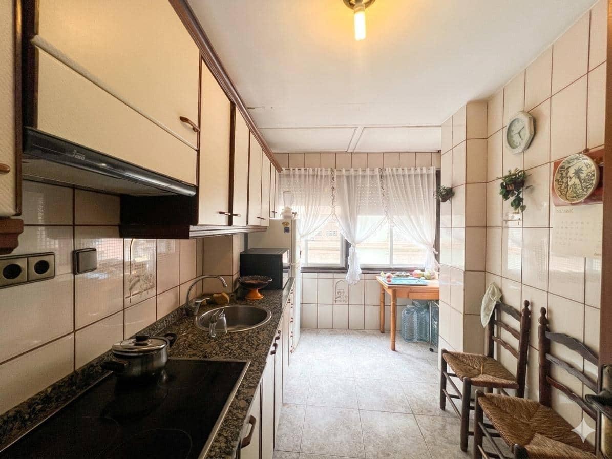 3 soveværelse Lejlighed til salg i Alicante by - € 305.000 (Ref: 9849412)