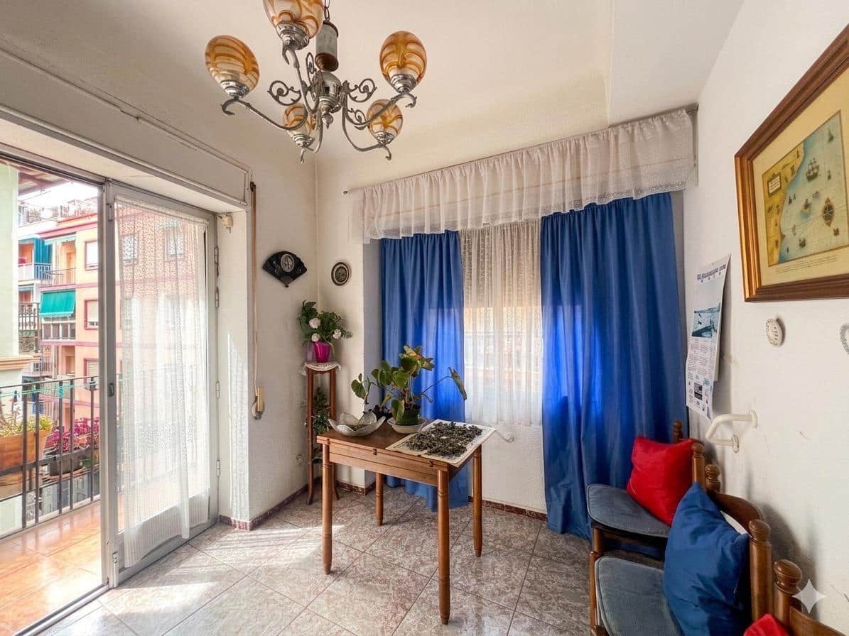 3 soveværelse Lejlighed til salg i Alicante by - € 305.000 (Ref: 9849412)