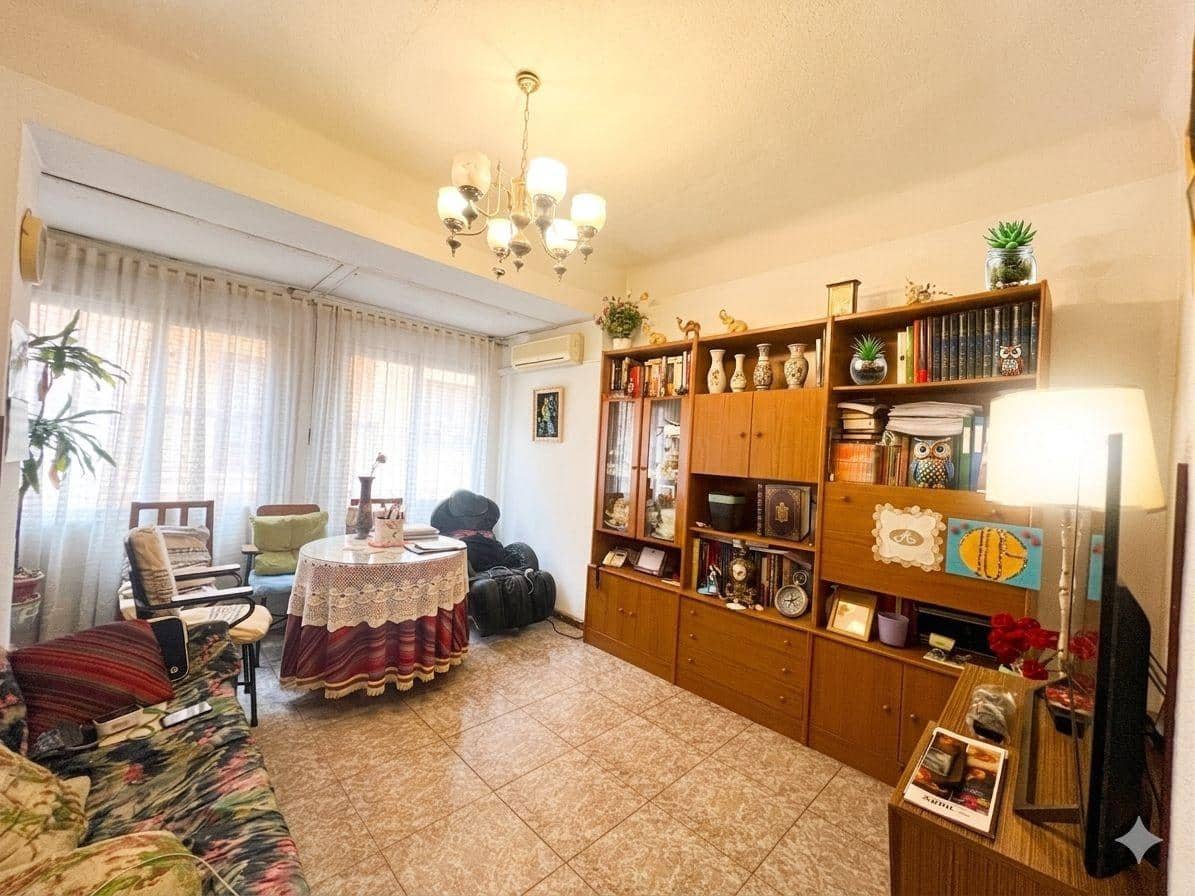 3 soveværelse Lejlighed til salg i Alicante by - € 305.000 (Ref: 9849412)