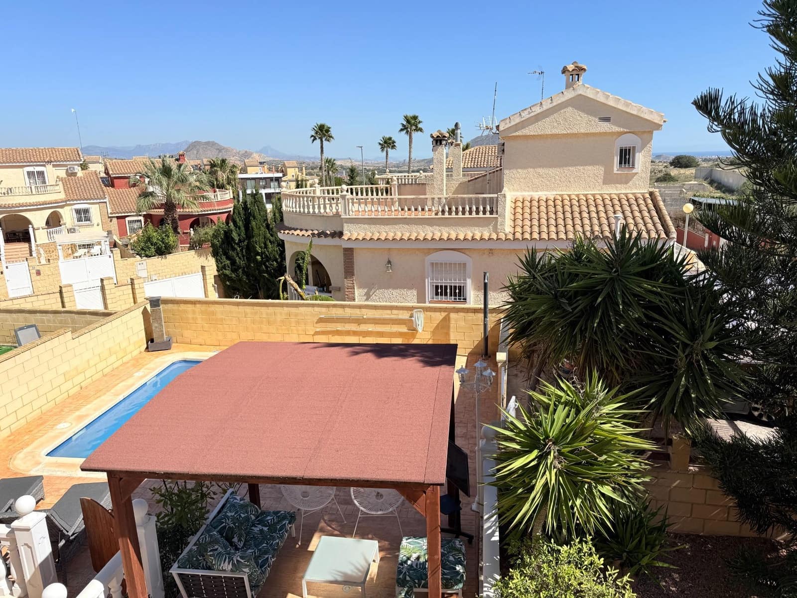 5 sovrum Bungalow till salu i Monforte del Cid med pool garage - 465 000 € (Ref: 9855496)