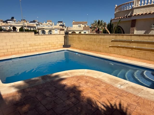 5 sovrum Bungalow till salu i Monforte del Cid med pool garage - 445 000 € (Ref: 9855496)