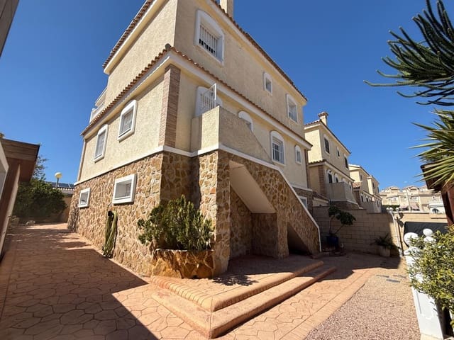 5 sovrum Bungalow till salu i Monforte del Cid med pool garage - 445 000 € (Ref: 9855496)