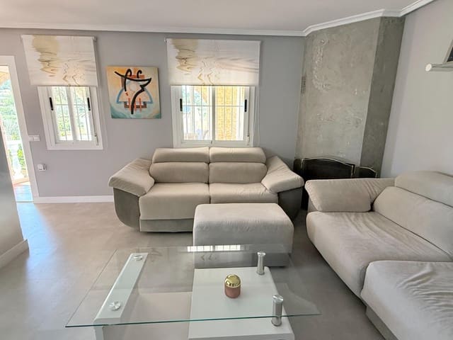5 soveværelse Bungalow til salg i Monforte del Cid med swimmingpool garage - € 445.000 (Ref: 9855496)