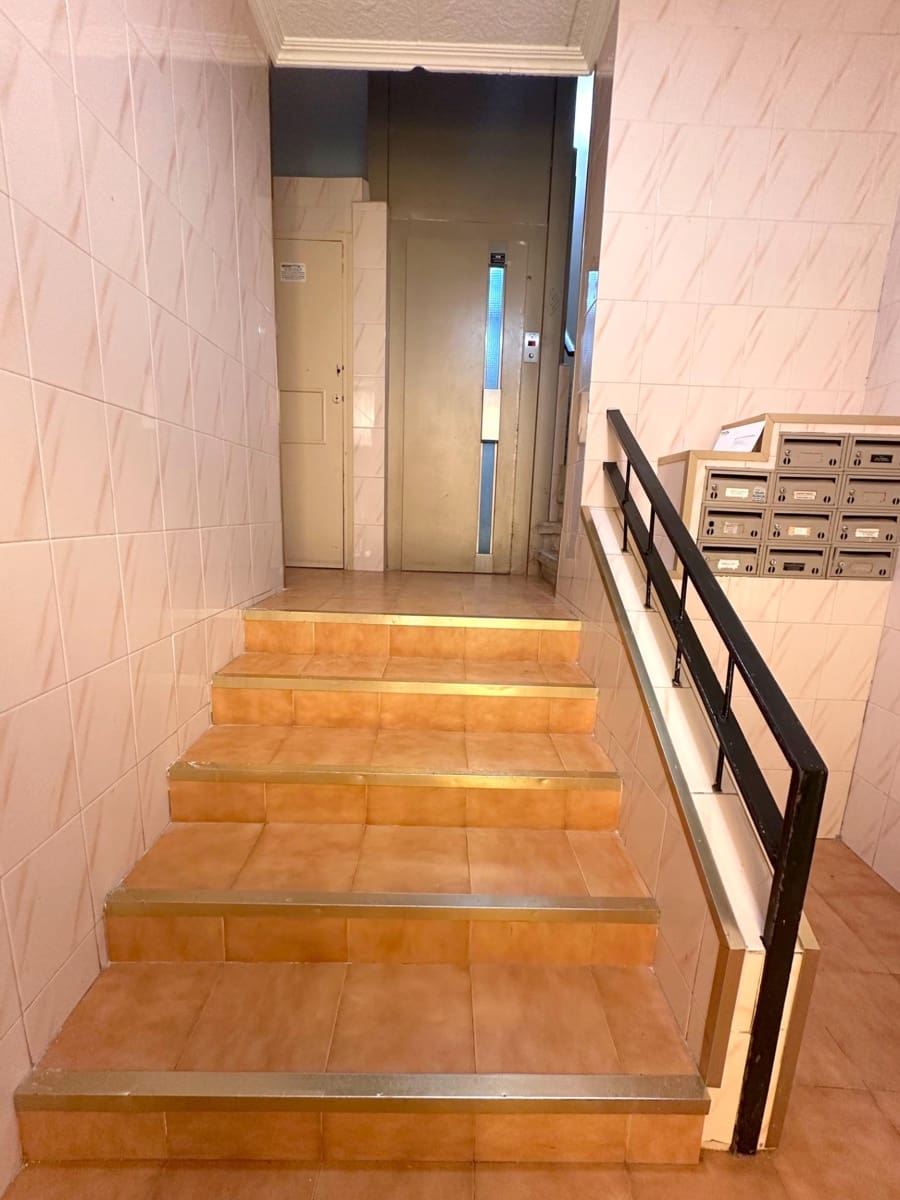 2 bedroom Flat for sale in Alicante / Alacant city - € 428,000 (Ref: 9855497)