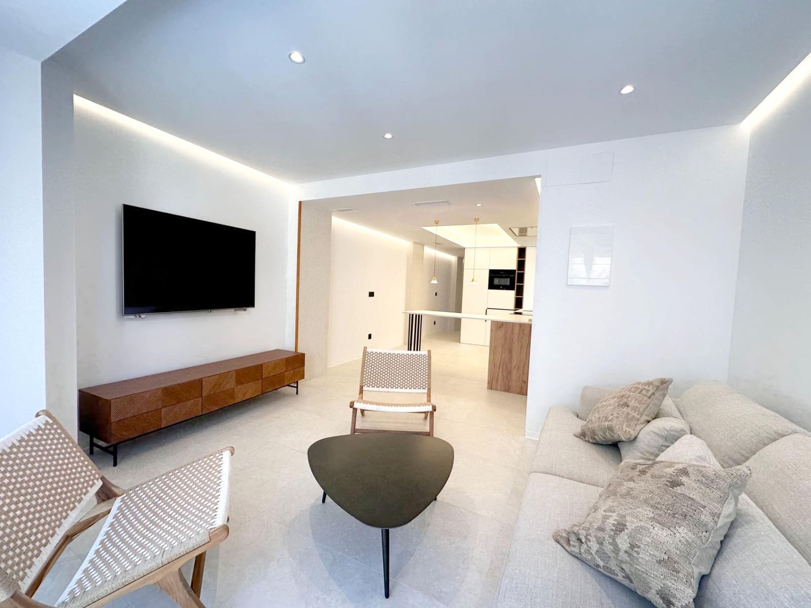 2 bedroom Flat for sale in Alicante / Alacant city - € 428,000 (Ref: 9855497)
