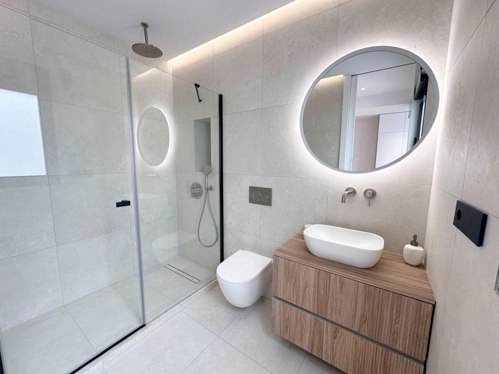2 bedroom Flat for sale in Alicante / Alacant city - € 428,000 (Ref: 9855497)