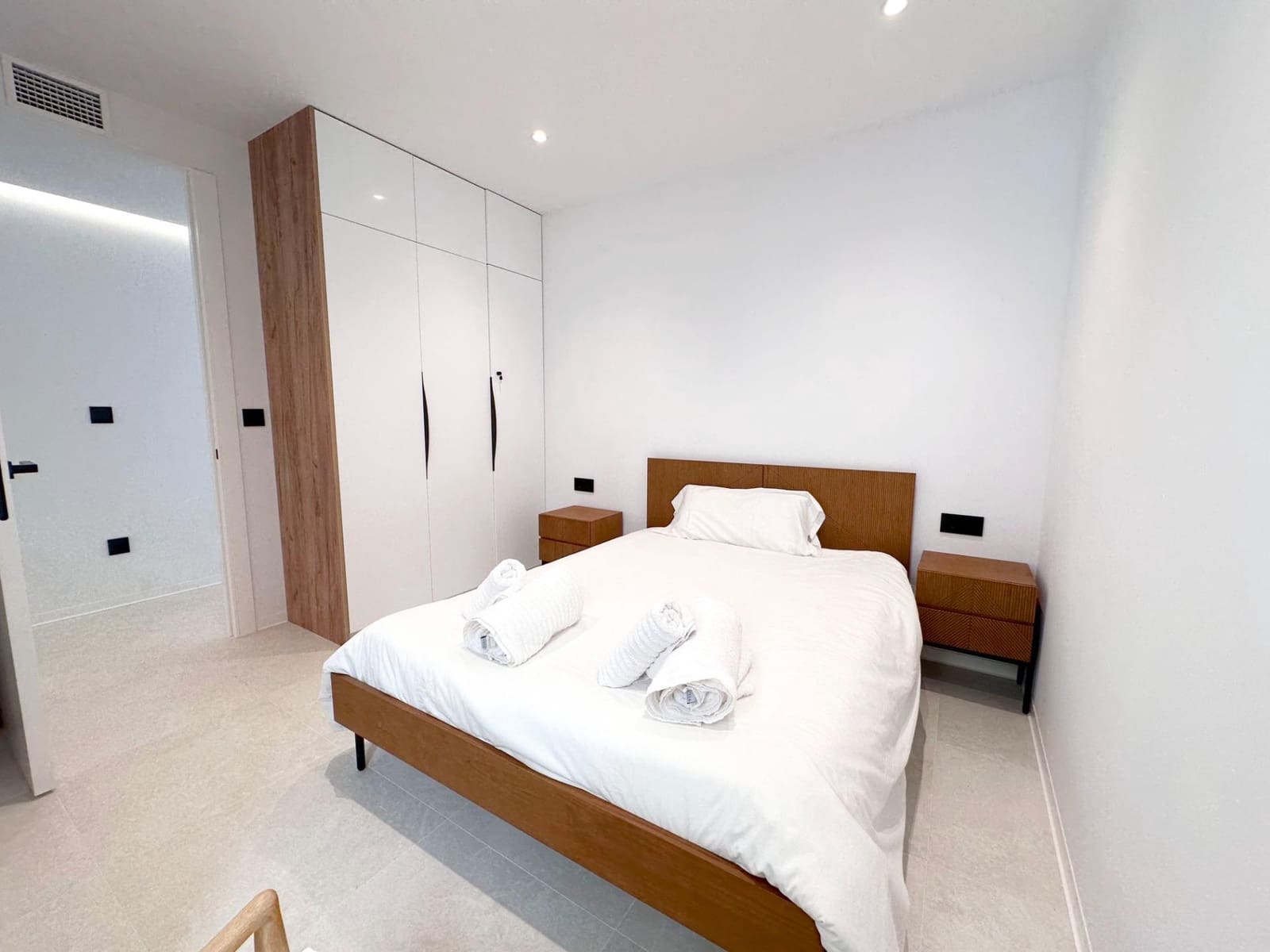 2 bedroom Flat for sale in Alicante / Alacant city - € 428,000 (Ref: 9855497)