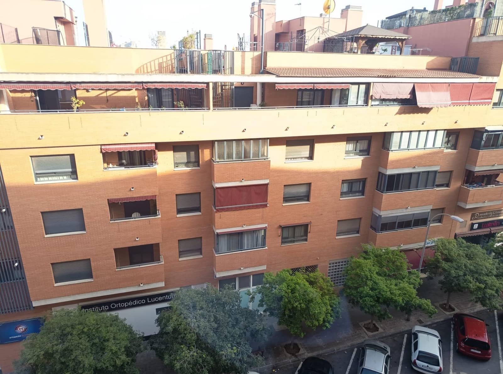 3 bedroom Flat for sale in Alicante / Alacant city with pool - € 275,000 (Ref: 9855498)