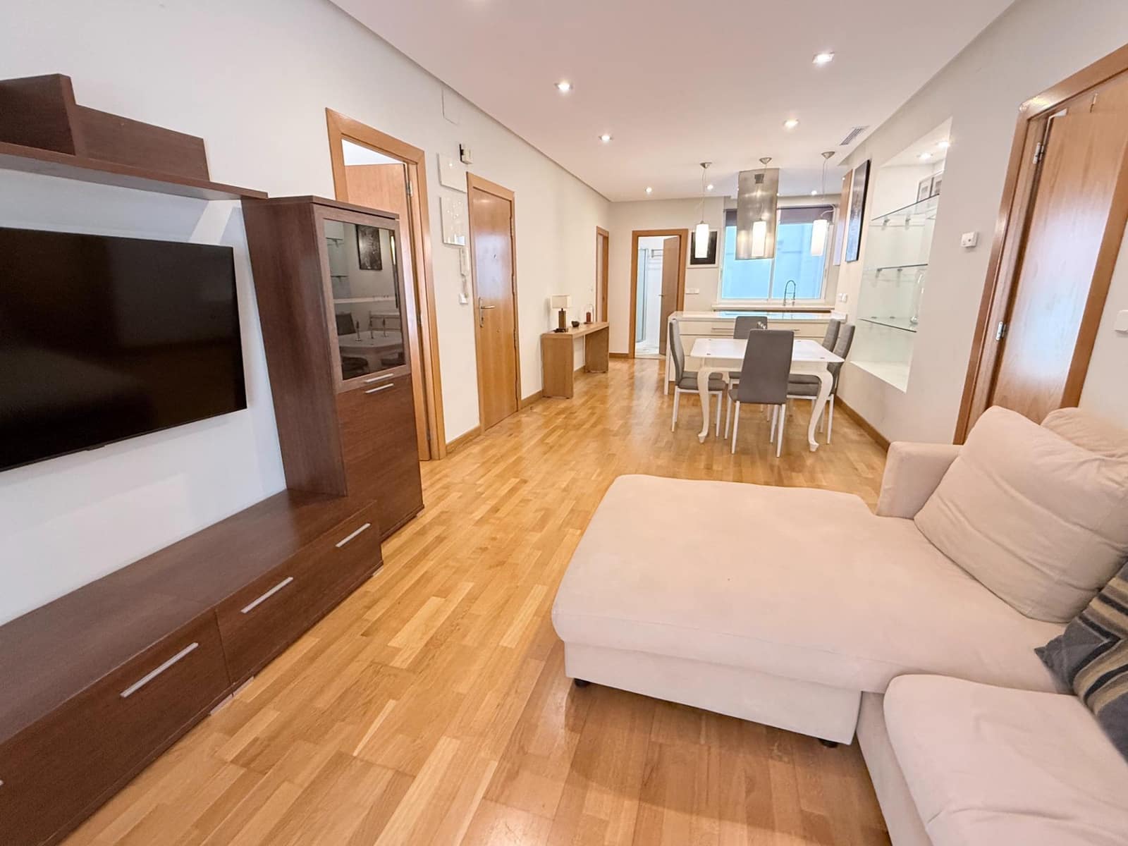 3 bedroom Flat for sale in Alicante / Alacant city - € 375,000 (Ref: 9860131)