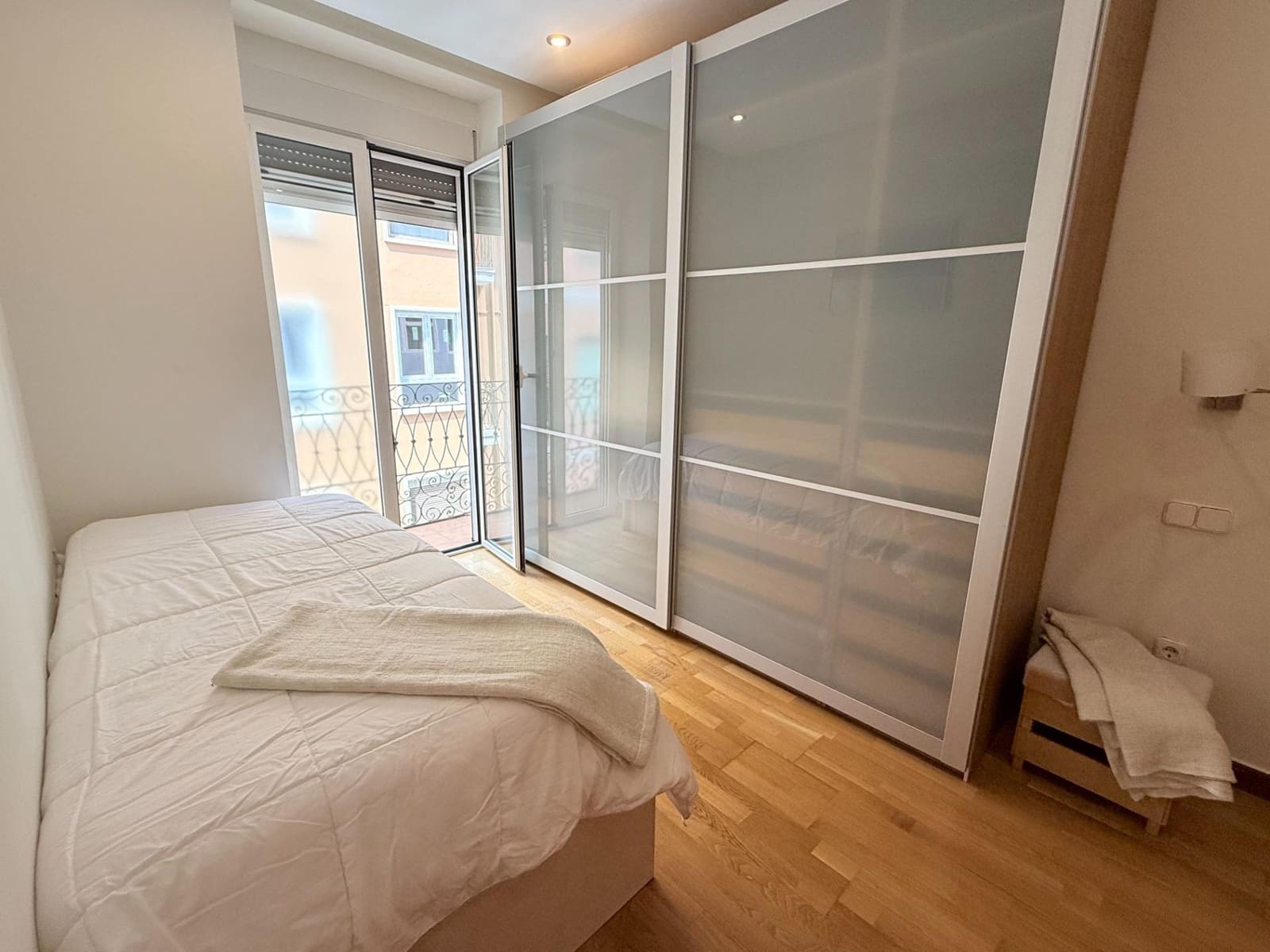 3 bedroom Flat for sale in Alicante / Alacant city - € 375,000 (Ref: 9860131)