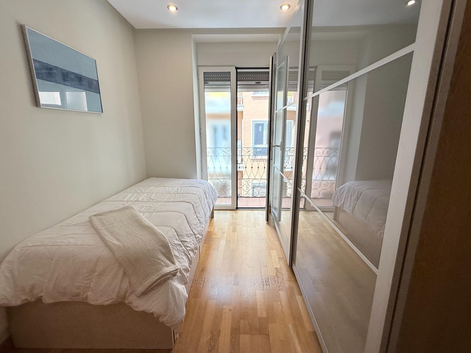 3 bedroom Flat for sale in Alicante / Alacant city - € 375,000 (Ref: 9860131)