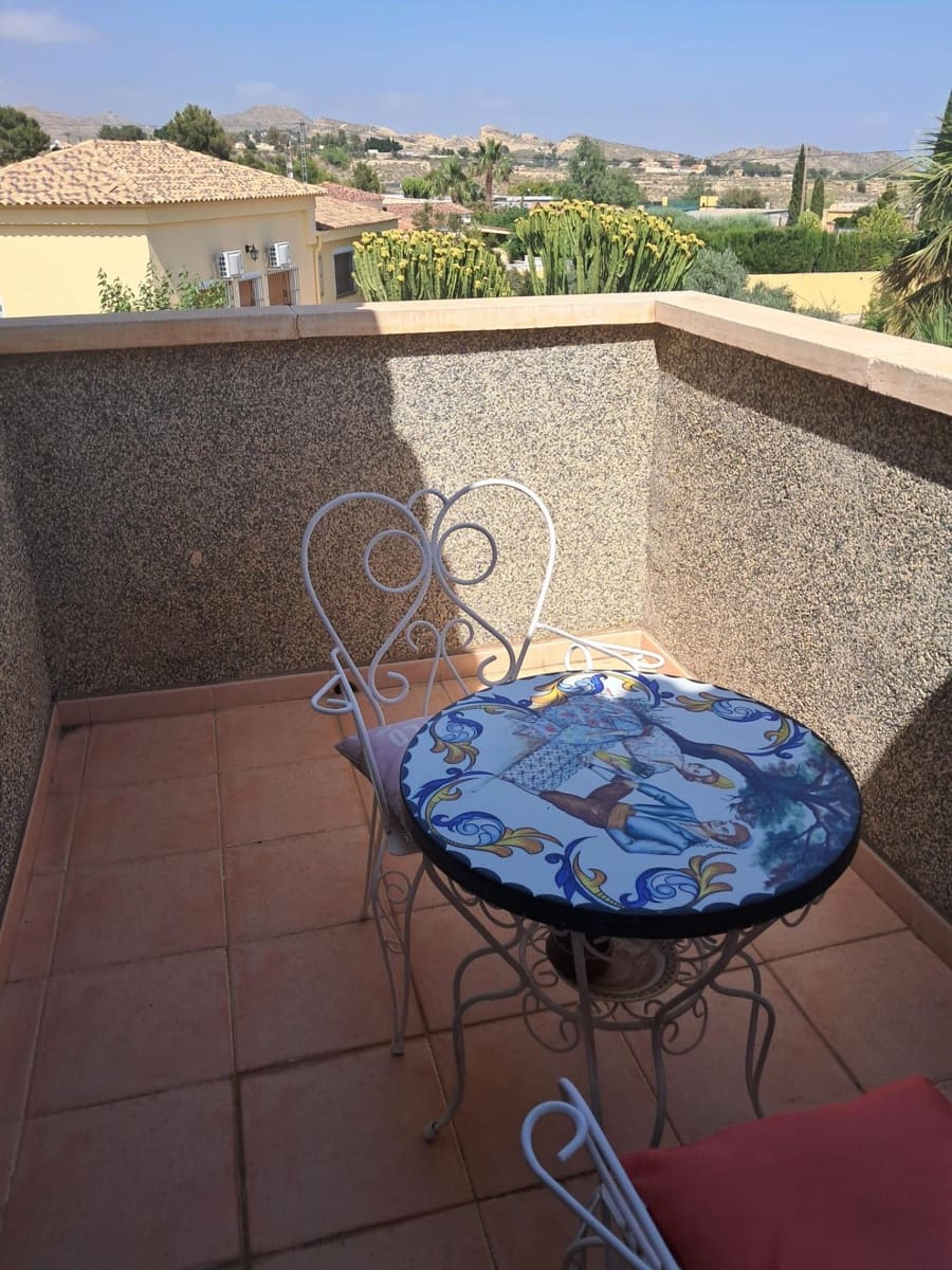 3 soveværelse Villa til salg i Moralet med swimmingpool - € 450.000 (Ref: 9930811)