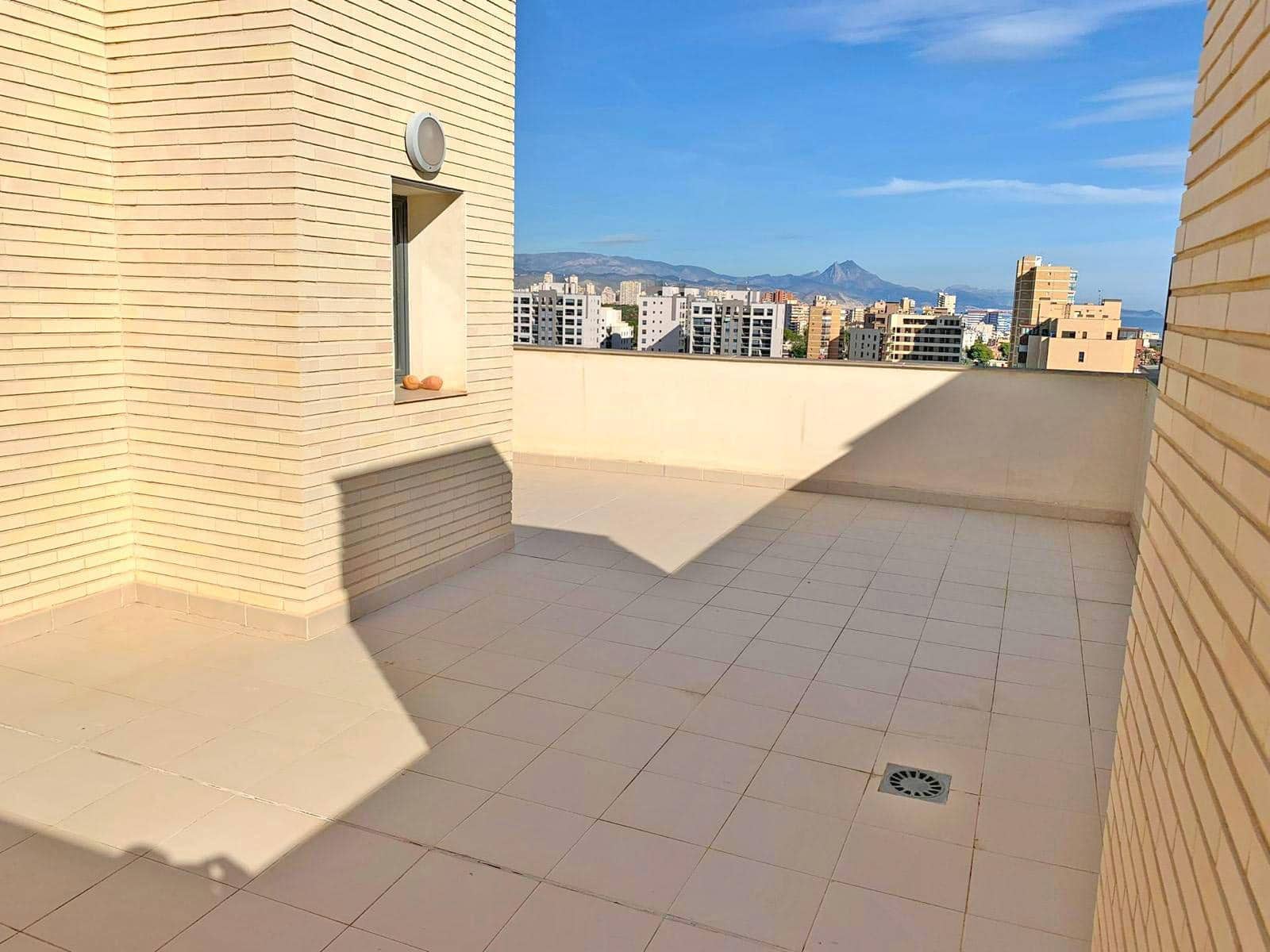 2 bedroom Penthouse for sale in Alicante / Alacant city with pool garage - € 636,300 (Ref: 9930812)