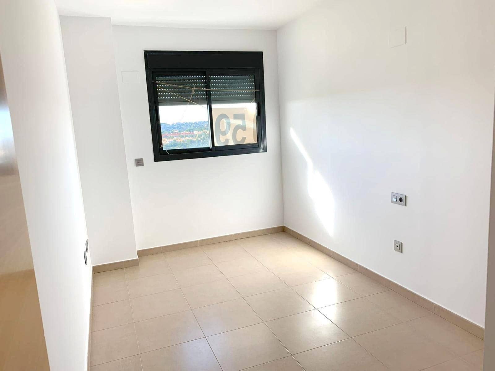 2 bedroom Penthouse for sale in Alicante / Alacant city with pool garage - € 636,300 (Ref: 9930812)