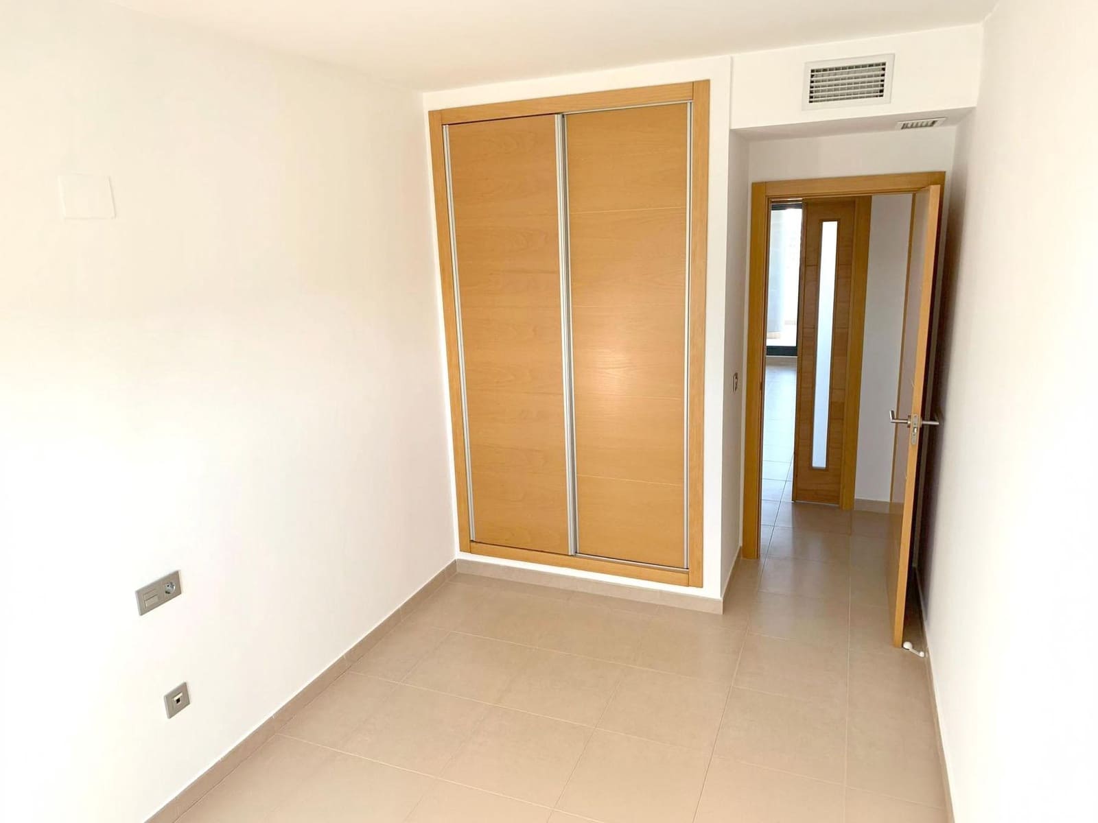 2 bedroom Penthouse for sale in Alicante / Alacant city with pool garage - € 636,300 (Ref: 9930812)