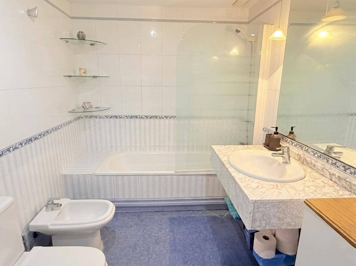 4 makuuhuone Kattohuoneisto myytävänä paikassa Alicante kaupunki mukana uima-altaan 
autotalli - 425 000 € (Ref: 9931556)