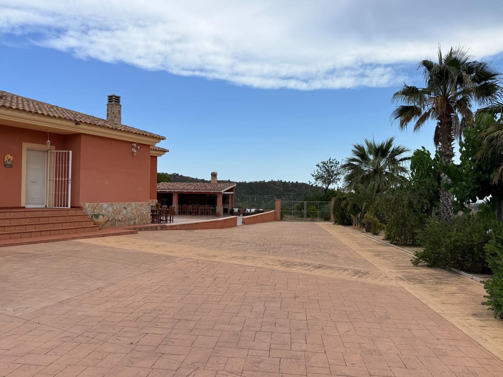 3 bedroom Villa for sale in Aguas de Busot / Aigues - € 460,000 (Ref: 9931557)