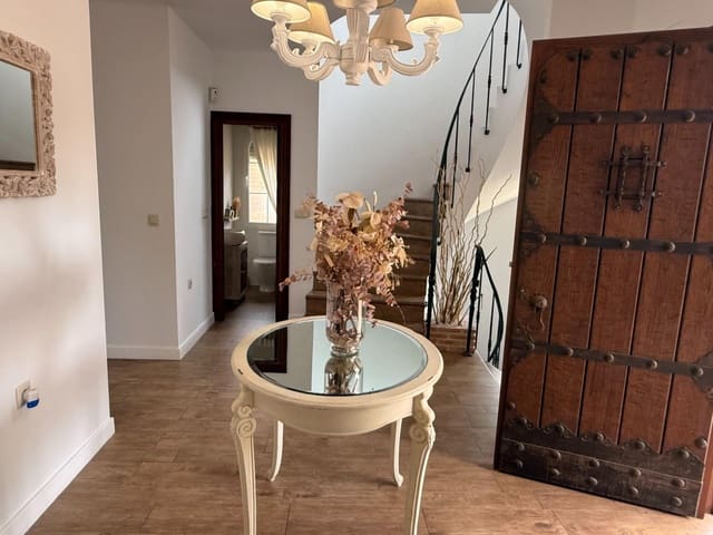 4 Zimmer Villa zu verkaufen in San Vicente / Sant Vicent del Raspeig mit Pool Garage - 1.065.000 € (Ref: 9947952)