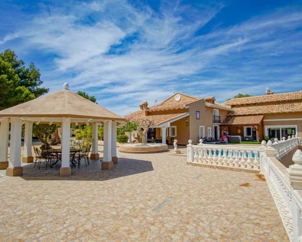 8 soveværelse Villa til salg i La Nucia Pueblo  , La Nucia - € 2.500.000 (Ref: 8851214)