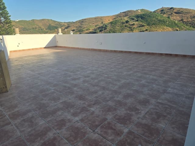 3 bedroom Penthouse for rent in El Borge with garage - € 1,175 (Ref: 10009912)