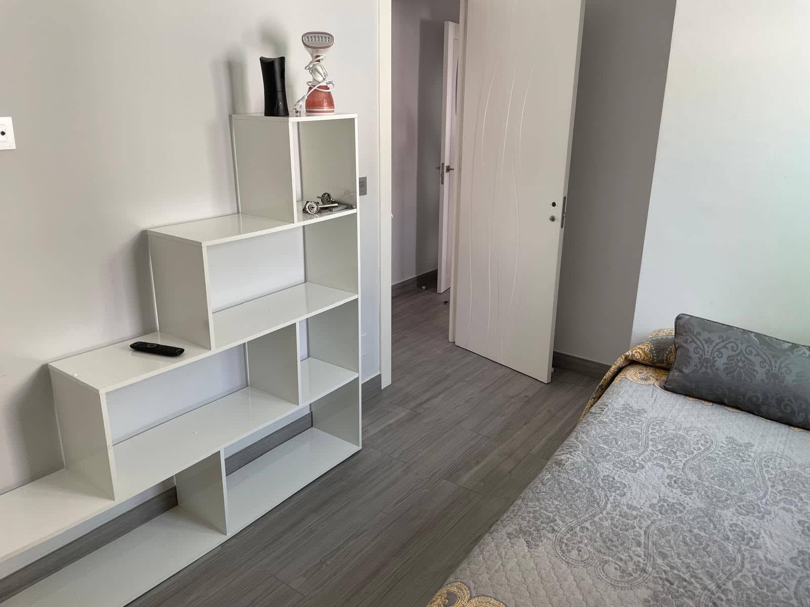 3 bedroom Flat for rent in Malaga city with garage - € 1,290 (Ref: 10009944)