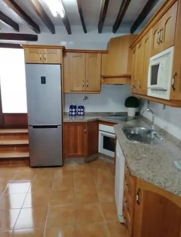 2 slaapkamer Huis te huur in Almáchar - € 600 (Ref: 10009967)