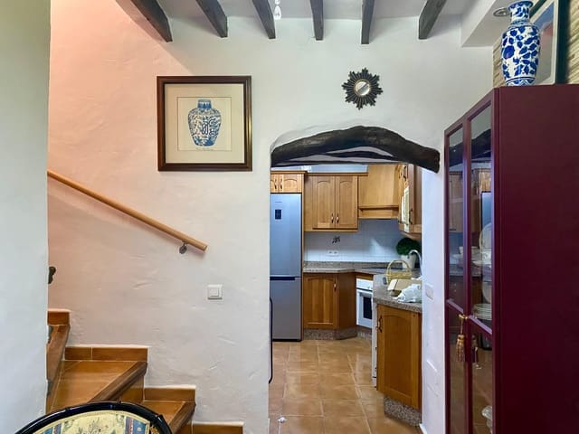 2 slaapkamer Huis te huur in Almáchar - € 600 (Ref: 10009967)