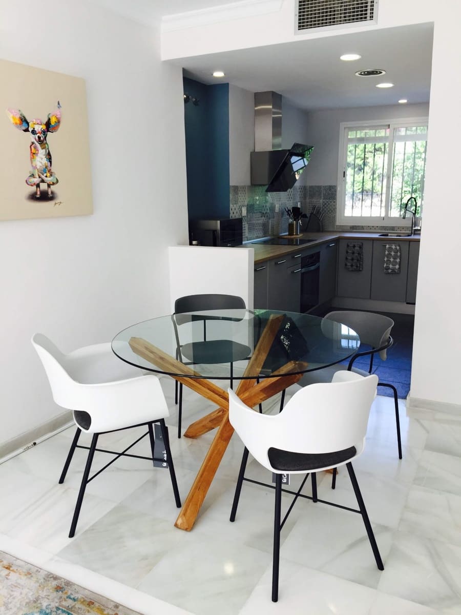 2 sypialnia Mieszkanie do wynajęcia w Marbella z basenem garażem - 1 900 € (Ref: 10019852)