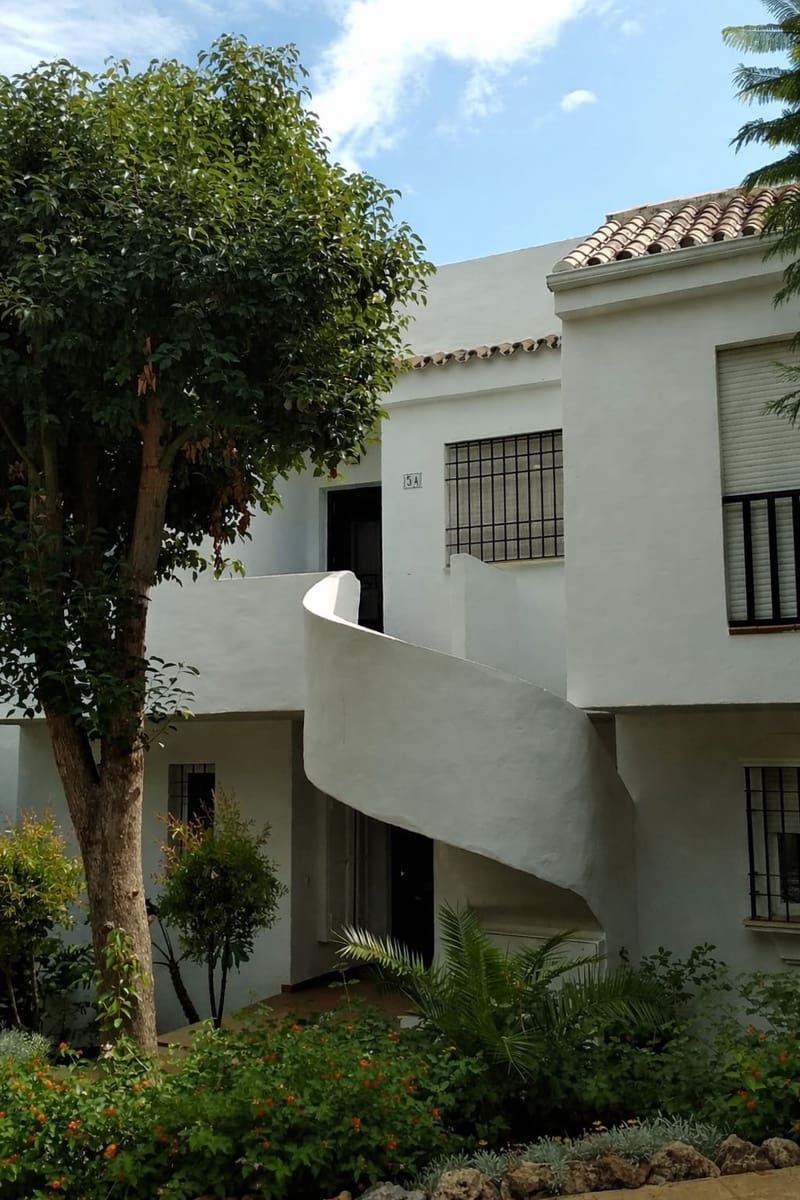 2 sypialnia Mieszkanie do wynajęcia w Marbella z basenem garażem - 1 900 € (Ref: 10019852)