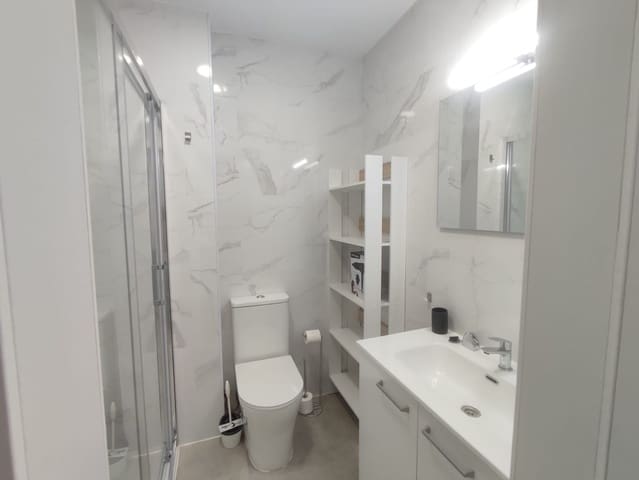 Piso de 2 habitaciones en Torremolinos en alquiler con garaje - 1.000 € (Ref: 10021786)