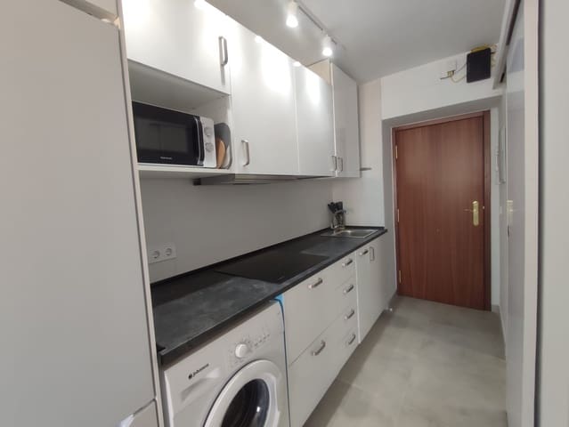 Piso de 2 habitaciones en Torremolinos en alquiler con garaje - 1.000 € (Ref: 10021786)
