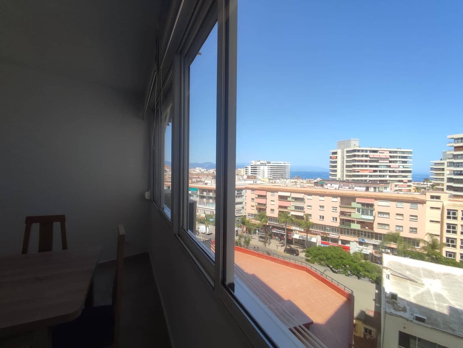 Piso de 2 habitaciones en Torremolinos en alquiler con garaje - 1.000 € (Ref: 10021786)