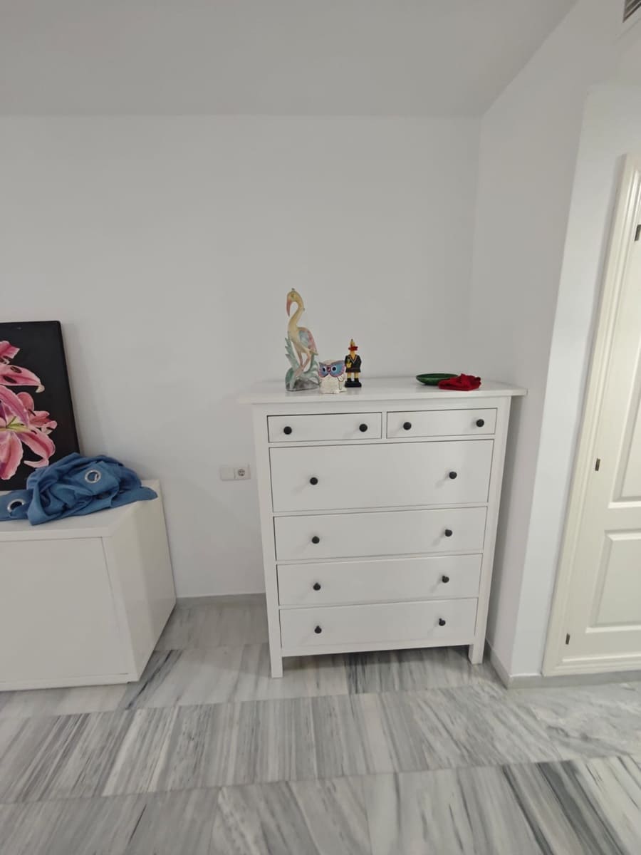 Yksiö vuokrattavana paikassa Rincon de la Victoria mukana 
autotalli - 950 € (Ref: 10030862)