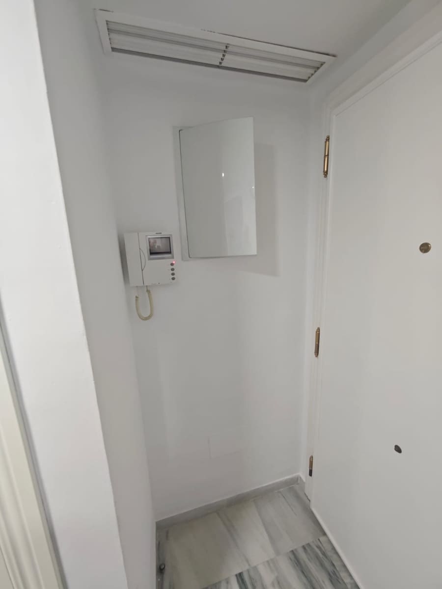 Yksiö vuokrattavana paikassa Rincon de la Victoria mukana 
autotalli - 950 € (Ref: 10030862)