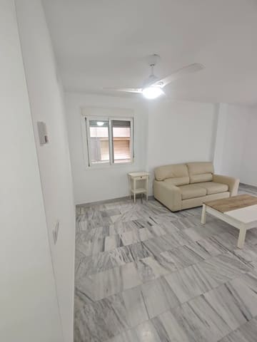 Yksiö vuokrattavana paikassa Rincón de la Victoria mukana 
autotalli - 950 € (Ref: 10030862)