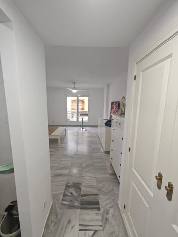 Yksiö vuokrattavana paikassa Rincón de la Victoria mukana 
autotalli - 950 € (Ref: 10030862)